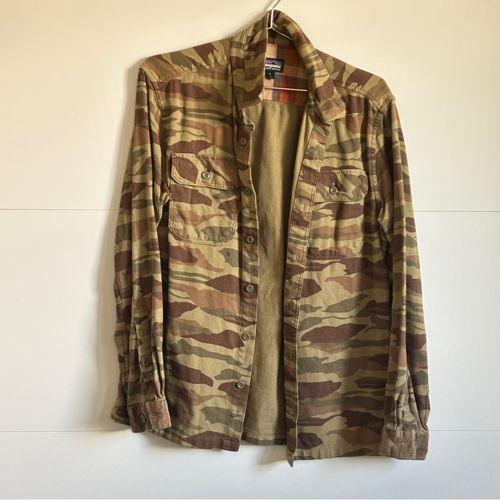 patagonia camo flannel men’s S